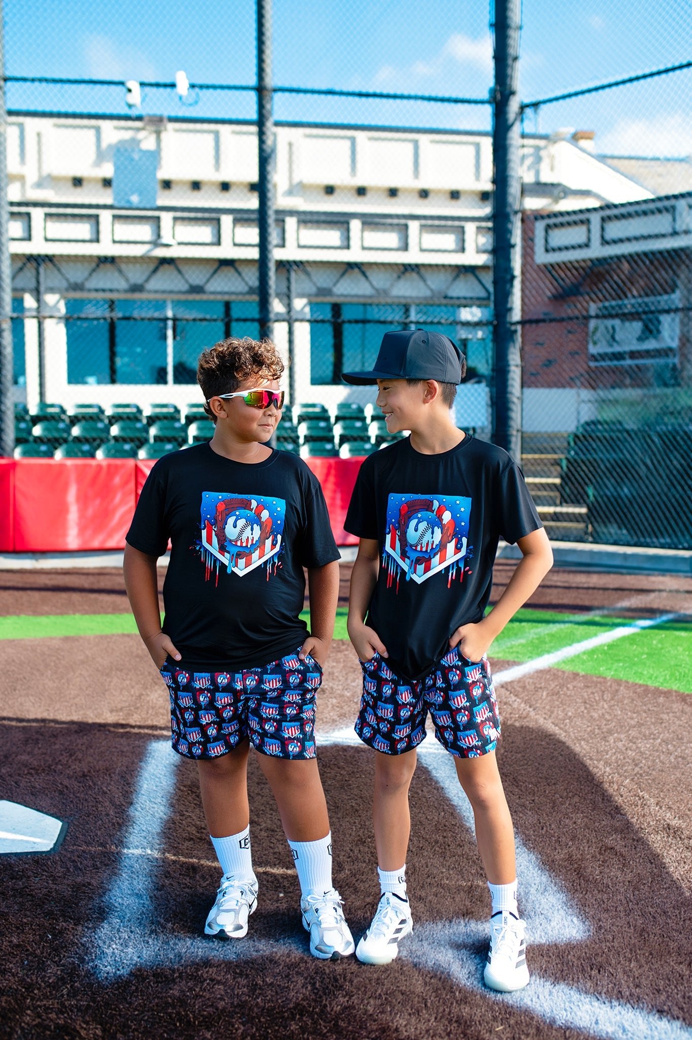 RED, WHITE, & DRIP GRAPHIC TEE SHIRT - Mav Wear