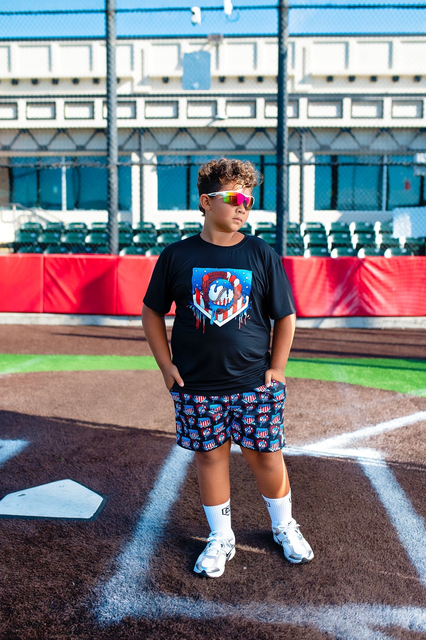 RED, WHITE, & DRIP GRAPHIC TEE SHIRT - Mav Wear